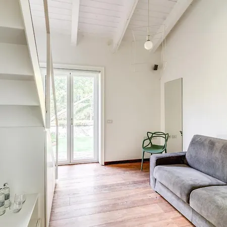 Romantic Garden * סורנטו