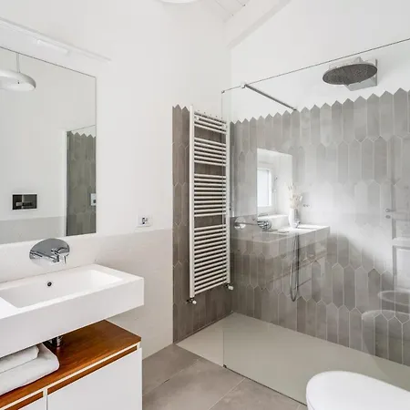 Romantic Garden * סורנטו