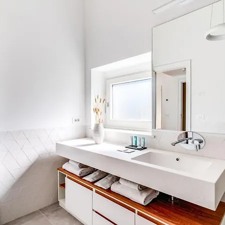 Romantic Garden * סורנטו