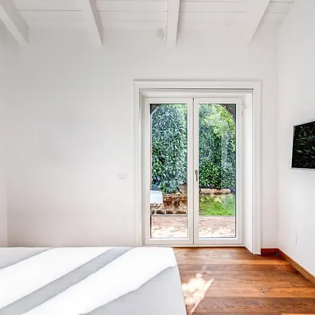 Romantic Garden סורנטו