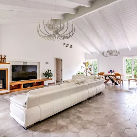 וילה Romantic Garden